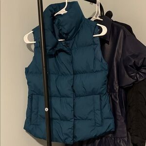 Athleta Teal Puffer Vest